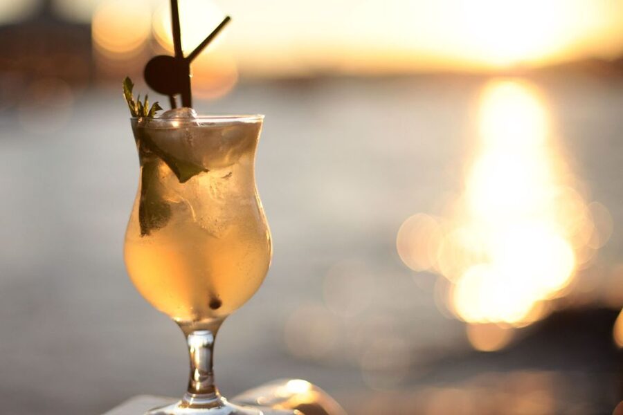 London: River Thames Evening Cruise with Bubbly and Canapés - Is $37 a fair price?