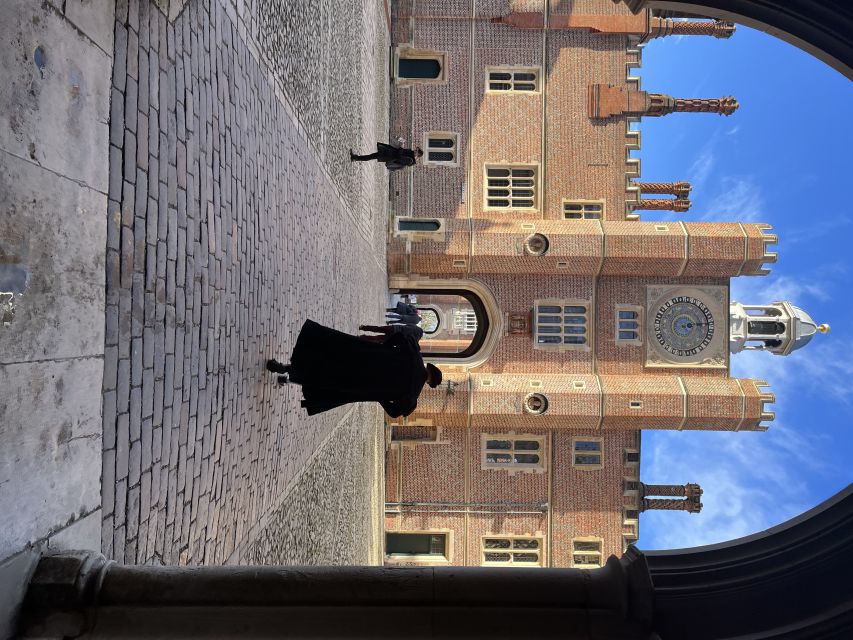 London: Royal Hampton Court Guided Tour with Afternoon Tea - Why the independent time is important
