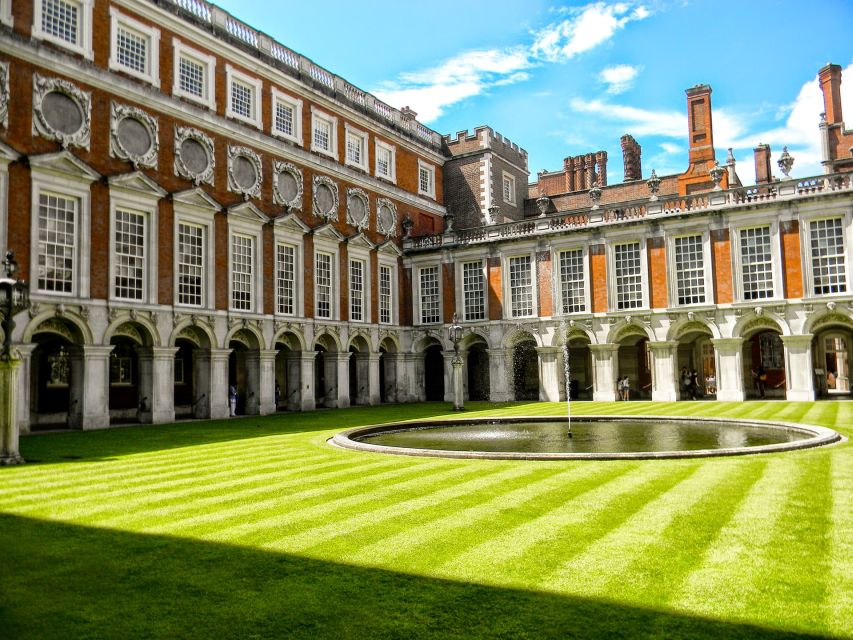 London: Royal Hampton Court Guided Tour with Afternoon Tea - From Wolsey’s palace to Henry VIII’s royal court