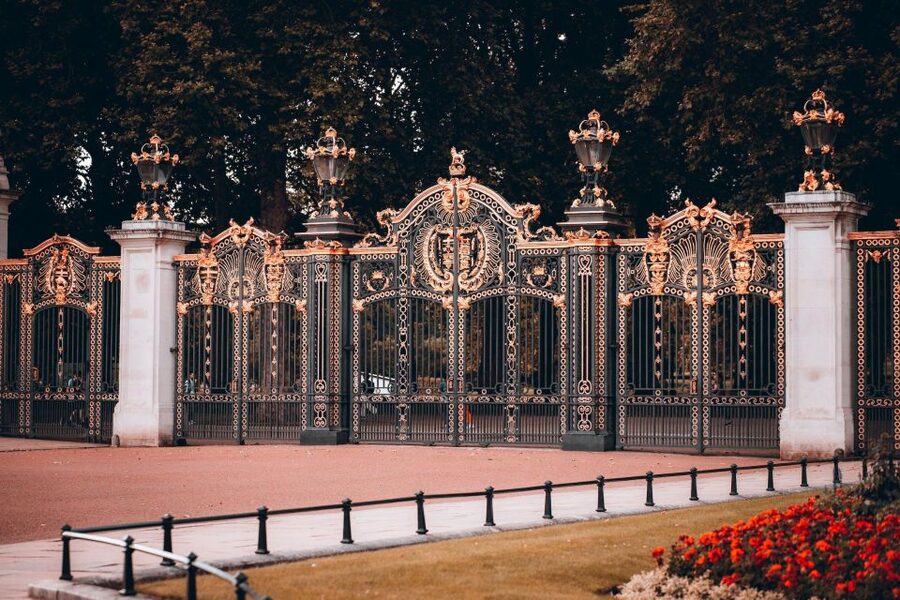 London Royal Tour - Buckingham Palace Entry - 12 guests 2,5h - Constitution Hill offers the best outside view
