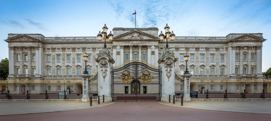 London Royal Tour - Buckingham Palace Entry - 12 guests 2,5h - What the guide adds to the palace visit