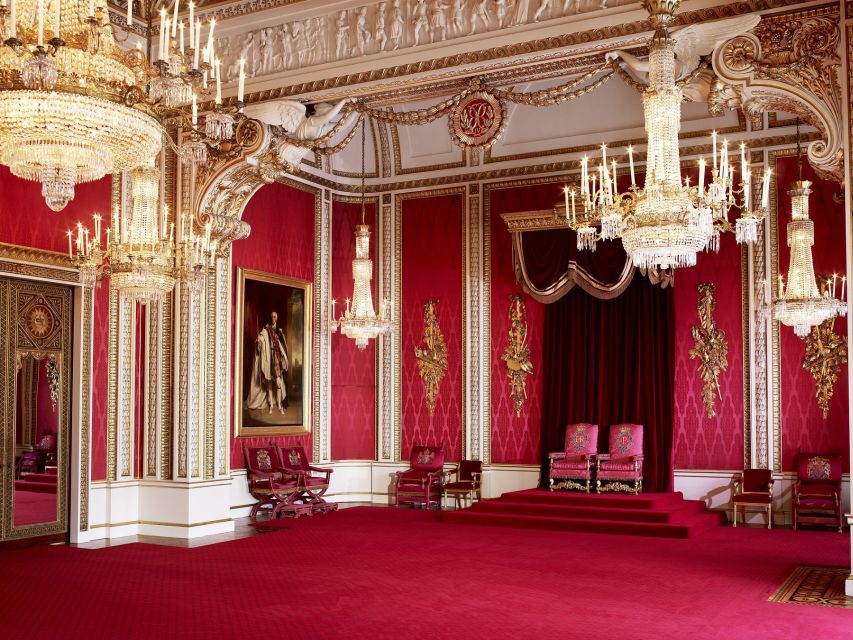 London: Royal Walking Tour and Buckingham Palace Audio Tour - St James’s Park: a royal setting, not a full park tour