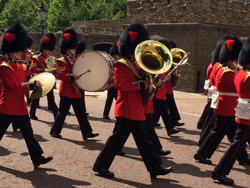 London: Royalty Walking Tour with Changing of The Guard - Downing Street and the working government