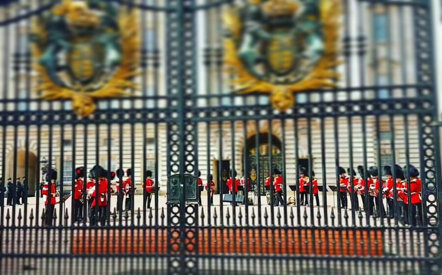 London: Royalty Walking Tour with Changing of The Guard - Parliament Square, Westminster Abbey, and Big Ben