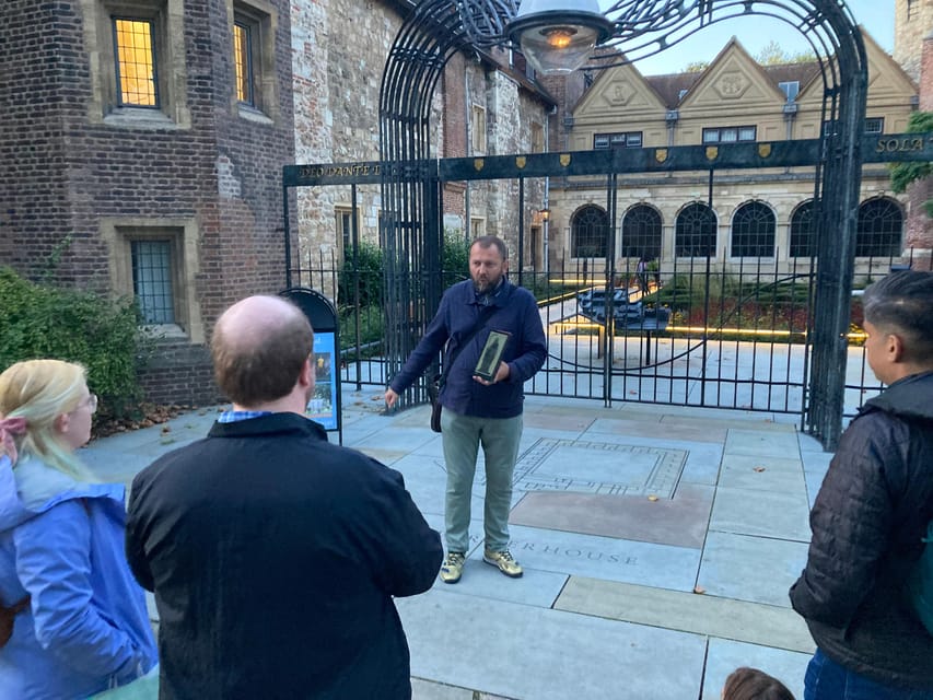 London's Ghosts & Gruesome Past Nighttime Walking Tour - Key points to know before you book