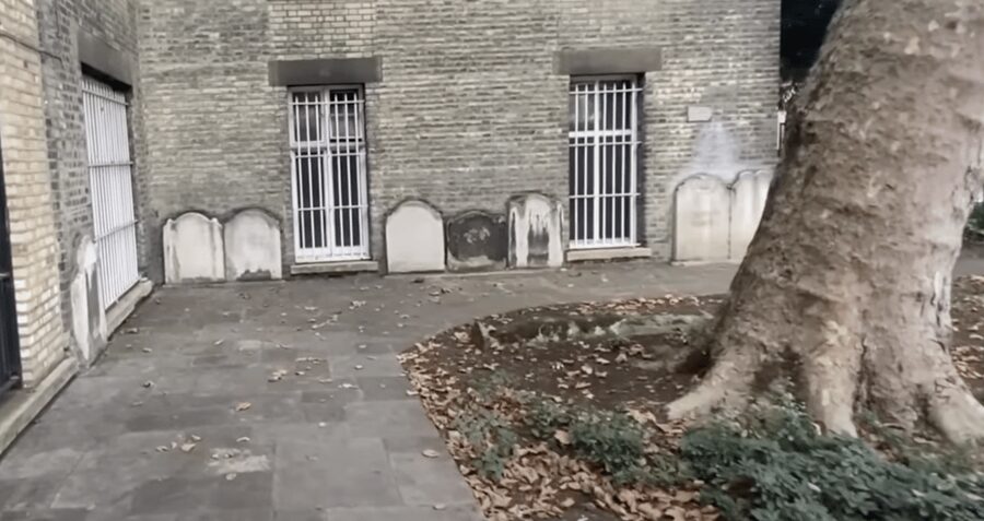 London's Ghosts & Gruesome Past Nighttime Walking Tour - The Old Bailey and the killer beyond Jack the Ripper