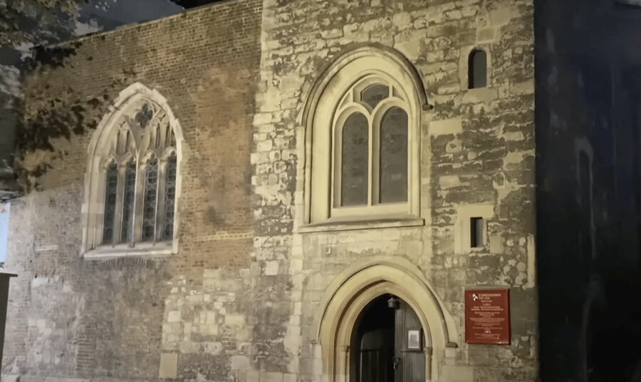 London's Ghosts & Gruesome Past Nighttime Walking Tour - St. Bartholomew the Great and a haunted churchyard