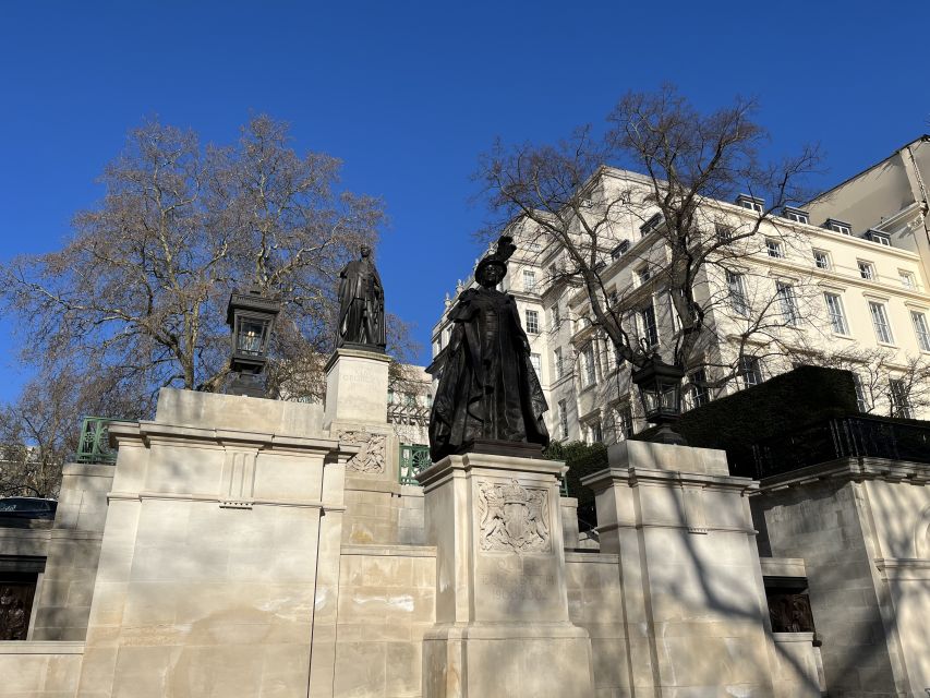 London’s Royal Family and Changing of the Guard Tour - Clarence House and the King’s London home