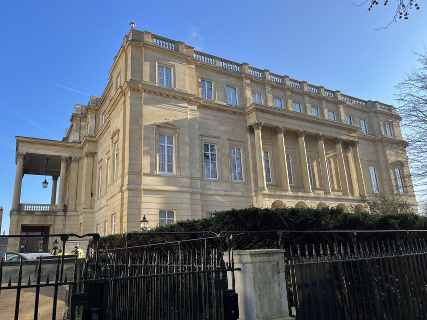 London’s Royal Family and Changing of the Guard Tour - What the guide adds to the experience