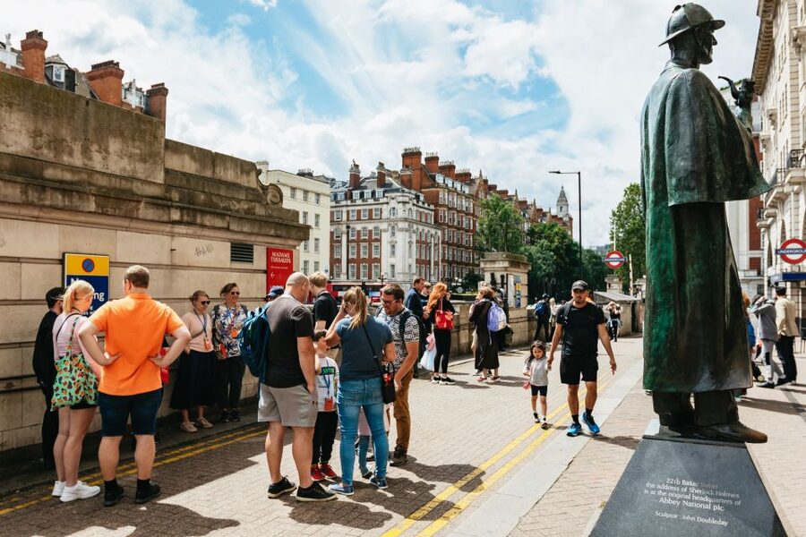 London: Secrets of the London Underground Walking Tour - What the tunnels reveal about London