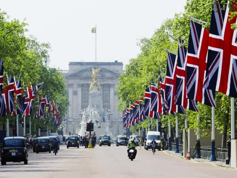 London: See 30+ Top Sights and Eat 8 British Foods Tour - What the $91.60 price buys you