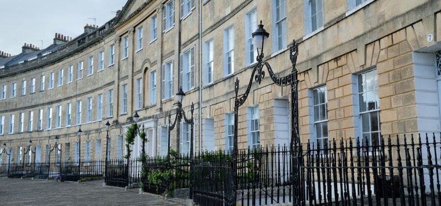 London: Self-Guided Notting Hill Walking Tour with an APP - Film locations, the blue door, and Electric Cinema