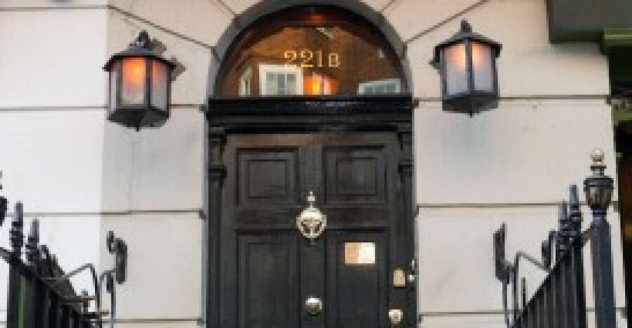 London: Sherlock Holmes Tour by Black Cab - Scotland Yard, detectives, and Victorian London