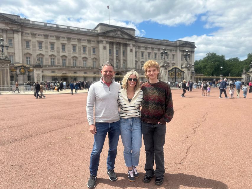 London: Sightseeing Black Cab Tour with Hotel Pickup - Getting around London in a black cab