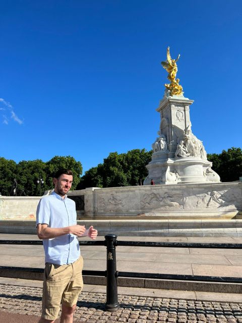 London: Sightseeing Tour - in clear, slow English - Buckingham Palace and the Changing of the Guard