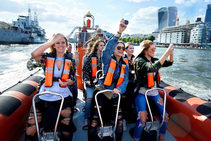 London: Speedboat Tour Through Heart of the City - Tower of London and the famous Tower Bridge crossing