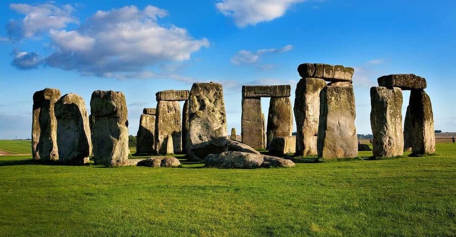 London: Stonehenge & Bath Day Trip with Optional Roman Baths - Bath after lunch