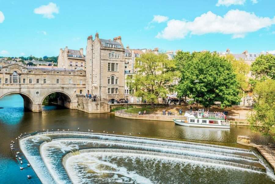 London: Stonehenge, Windsor, and Bath Day Trip by Bus - The long day from London to the West Country