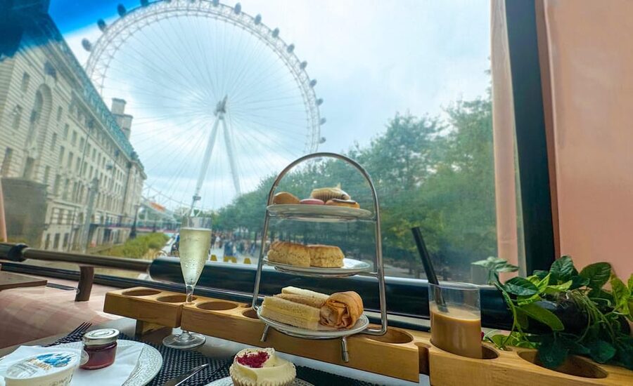 London: Taylor Swift-Inspired Afternoon Tea Bus Tour - Why the music changes the whole ride