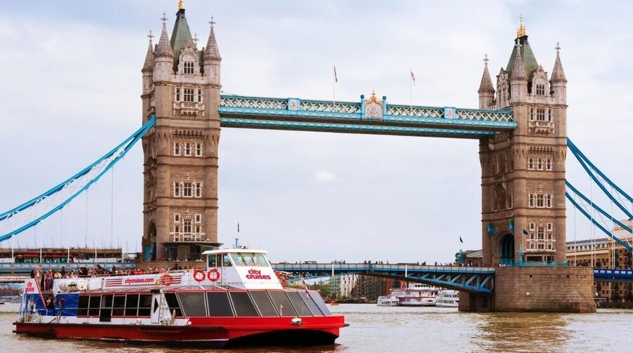 London: Thames River Cruise and 3-Hour Westminster Tour - Timing, clothing, and practical planning