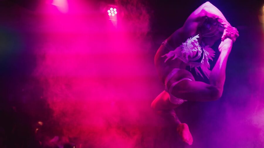 London: The Saturday Supershow Cabaret at Phoenix Arts Club - Is the food worth adding?