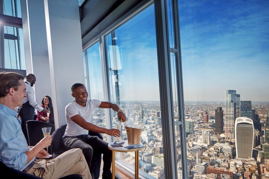 London: The View from The Shard - Reading London from the enclosed viewing floors