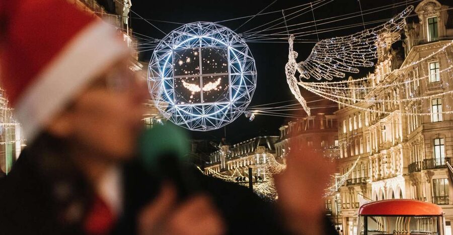 London: Tootbus Christmas Lights Tour incl walking tours - Key points to know before booking