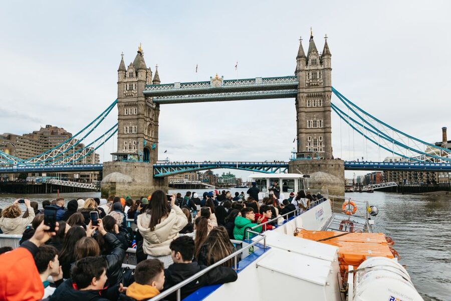 London: Tootbus Must-See Hop-On Hop-Off Bus Tour with Cruise - Yellow Route: the strongest first ride