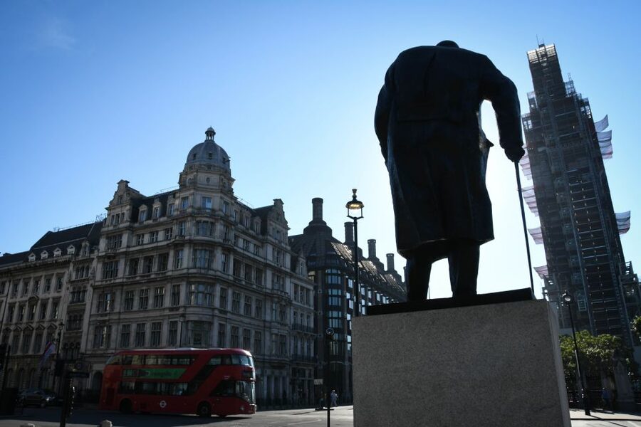 London: Top 30 Sights Walking Tour and The Shard Entry - The Tube connection and the change of scenery at Southbank