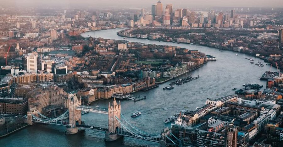 London: Top Attractions and City Highlights Walking Tour - Trafalgar Square and Nelson’s Column