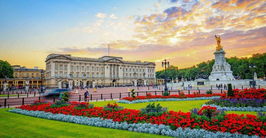 London: Tower, Cruise, & Harrods Tea Full-Day Experience - Buckingham Palace and the Guard Change