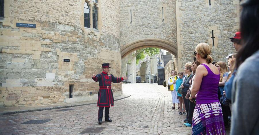 London: Tower of London, Thames Boat & Changing of the Guard - What the 75-minute Tower visit feels like