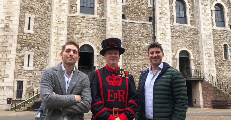 London: Tower of London Tour with Crown Jewels & Beefeaters - Exploring the Inner Ward and Outer Ward