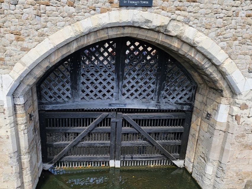 London: Tower of London Tour with Crown Jewels & Beefeaters - Who should book this Tower tour?