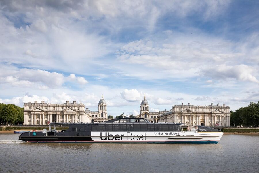 London: Uber Boat 1-Day Hop-On Hop-Off and Cable Car Tickets - Why the Thames is the best guide for this outing