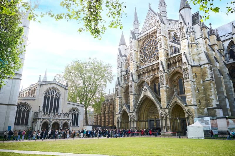 London: Ultimate One-Day Tour with Tower, Abbey & Cruise - Buckingham Palace and the guard ceremonies