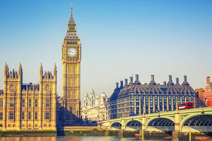 London: Vintage Bus Tour and London Eye Ticket - The guide can make or break the morning
