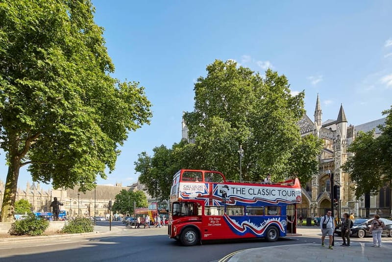 London Vintage Bus Tour: Live Comedy Sightseeing Show - Starting beside Trafalgar Square