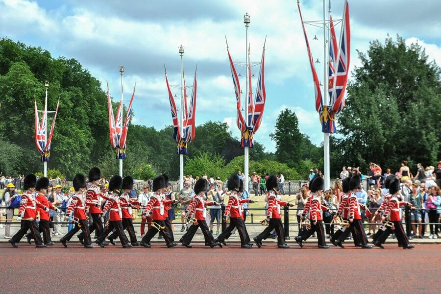 London Vintage Bus Tour, Thames Cruise, Fish & Chips - Starting at Victoria Coach Station