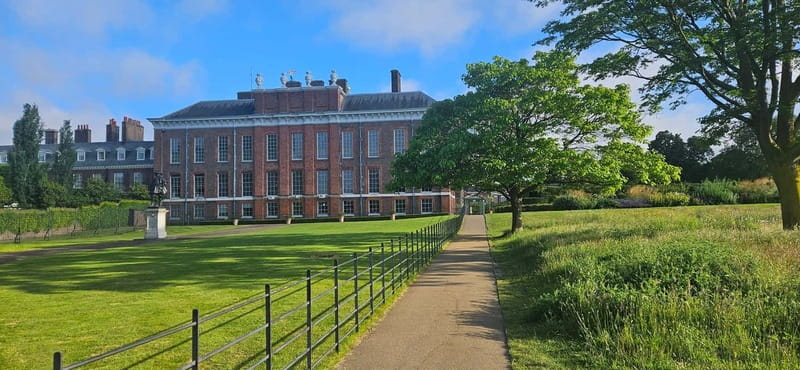 London: VIP Kensington Palace Gardens Tour & Royal High Tea - Practical Tips for a Smoother Visit
