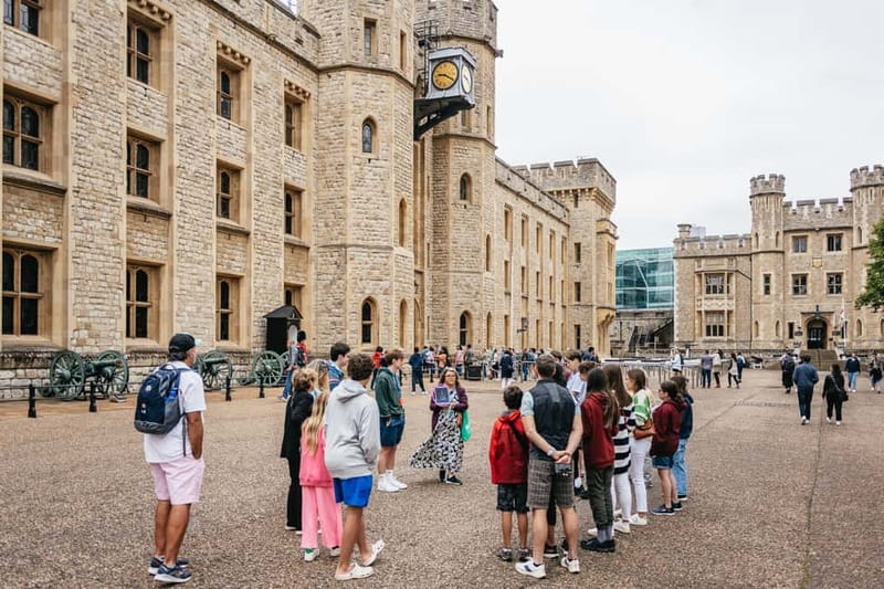 London: VIP Tower Opening Ceremony, Crown Jewels & Cruise - Meeting your guide at Tower Place