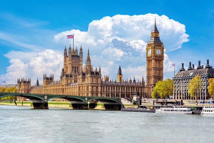 London Westminster Abbey French Tour with Fast-Track Tickets - St James’s Palace, Jermyn Street, and the final stretch