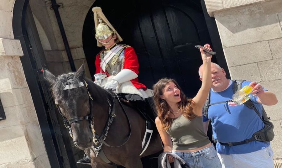 London: Westminster and Changing of the Guard Tour - Why this walk works for a first London day
