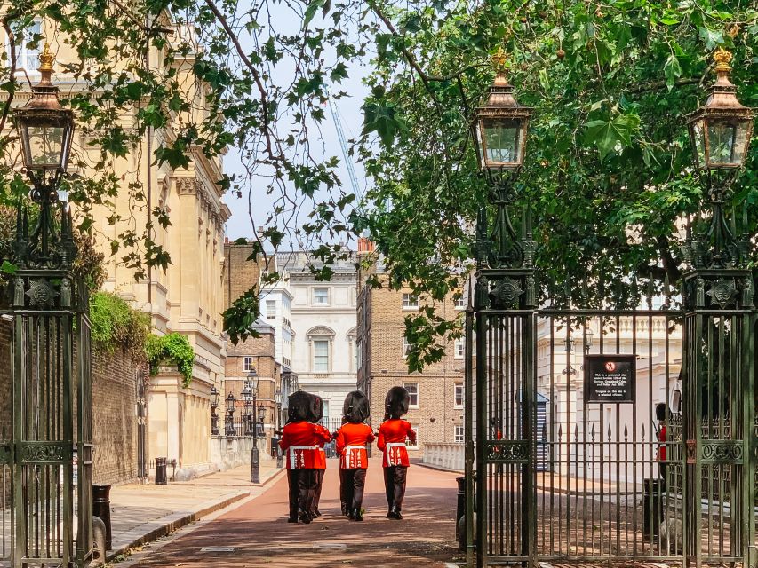London: Westminster and Changing of the Guard Tour - St James’s Park, parakeets, and a calmer royal setting