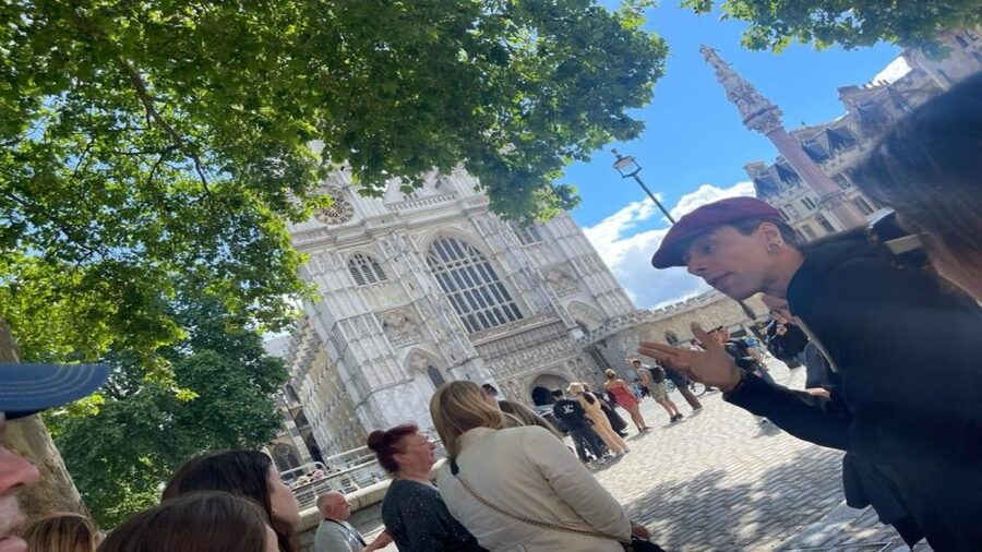 London: Westminster and Changing of the Guard Tour - Downing Street and Whitehall’s official drama