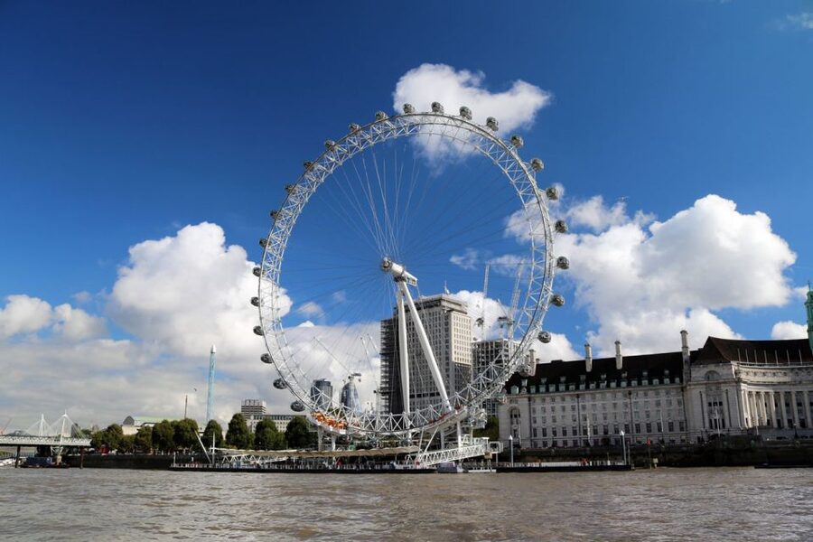 London: Westminster to Hampton Court River Thames Cruise - Why this Thames cruise works better than a quick train ride