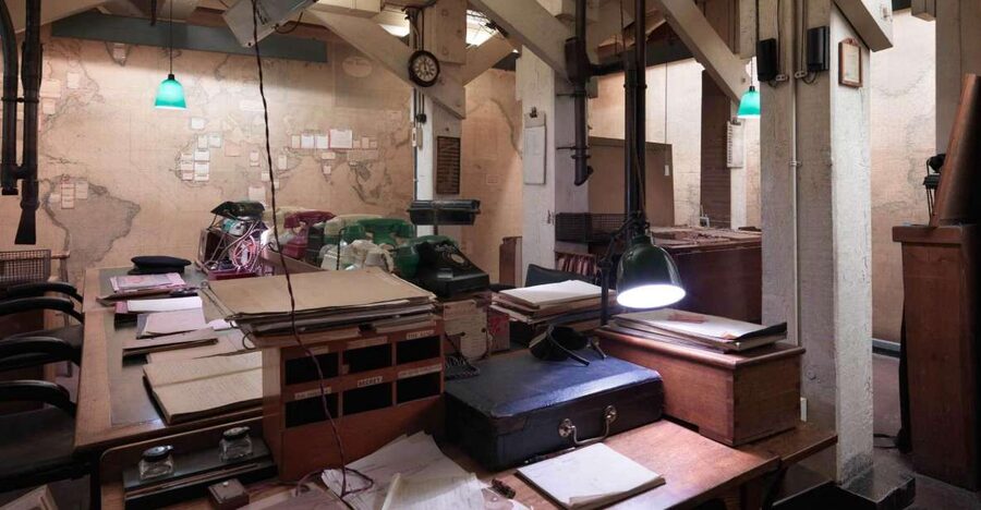 London: Westminster Tour and Churchill War Rooms Visit - Downing Street and Britain’s political center