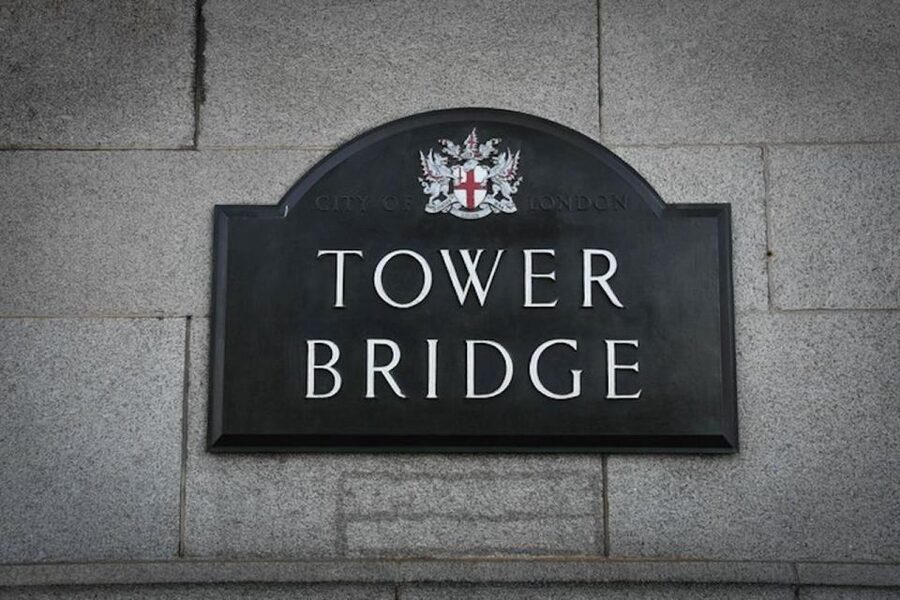 London: Westminster Walking Tour & Visit Tower Bridge - Trafalgar Square and the route through Whitehall