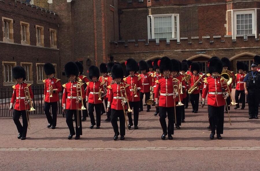London: Westminster Walking Tour & Westminster Abbey Visit - Horse Guards Parade and Whitehall