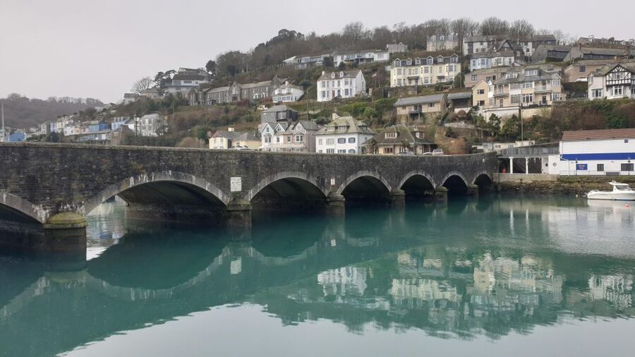 Looe: Beyond Paradise TV Locations Tour - What makes George’s guiding useful